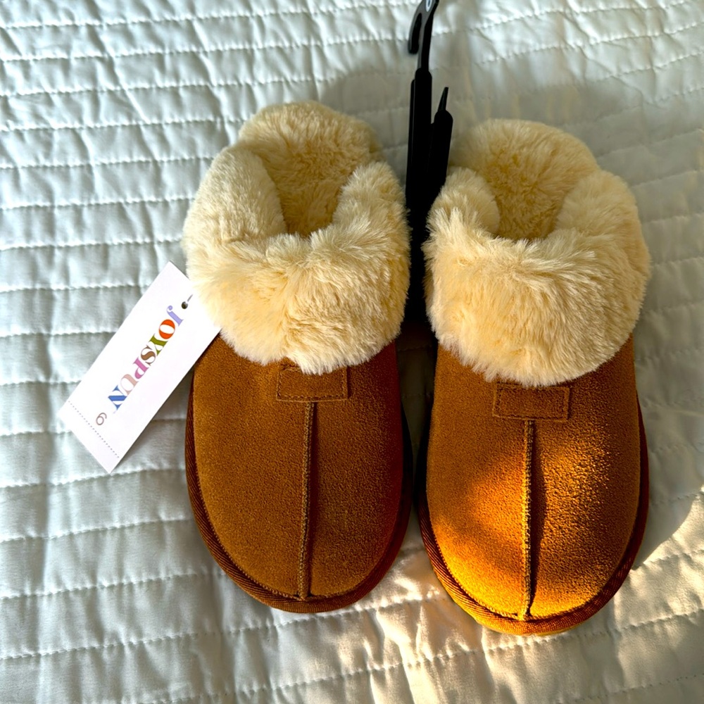Joyspun Chestnut colored Slippers Size 6 NWT